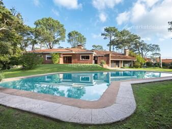 https://web5.gallito.com.uy/espectacular-casa-en-la-mansa-inmuebles-25366996