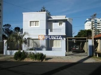 https://www.gallito.com.uy/casa-en-alquiler-en-playa-mansa-inmuebles-27608583