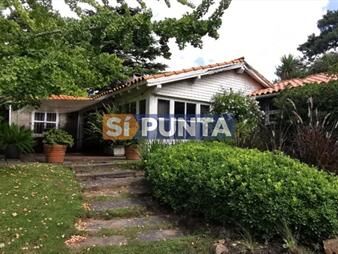 https://web5.gallito.com.uy/casa-en-punta-del-este-cantegril-inmuebles-27608687