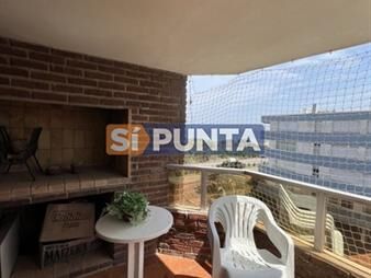 https://web5.gallito.com.uy/venta-de-apartamento-playa-mansa-inmuebles-27608756
