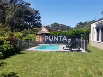 https://www.gallito.com.uy/hermosa-casa-en-san-rafael-entorno-tranquilo-y-inmuebles-27608823