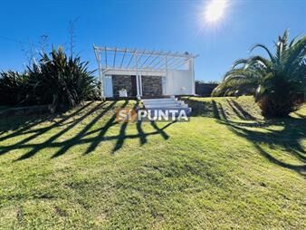 https://www.gallito.com.uy/venta-de-casa-en-playa-las-grutas-punta-ballena-inmuebles-27608859