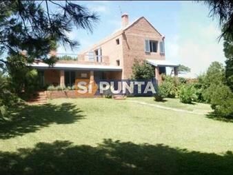 https://web5.gallito.com.uy/excelente-casa-de-3-dormitorios-en-suite-en-la-inmuebles-27608866