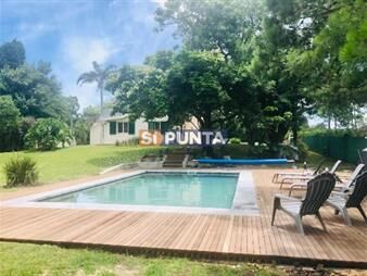 https://web5.gallito.com.uy/hermosa-casa-con-gran-parque-con-piscina-y-inmuebles-27609028