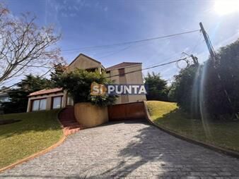 https://web5.gallito.com.uy/impecable-casa-en-la-mansa-a-metros-del-mar-inmuebles-27609122
