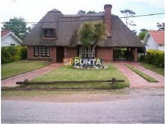 https://web5.gallito.com.uy/casa-en-venta-en-pinares-4-dormitorios-a-3-del-inmuebles-27609247