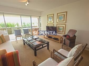 https://www.gallito.com.uy/apartamento-2-dormitorios-en-alquiler-playa-brava-inmuebles-27609286
