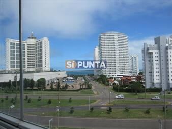 https://web5.gallito.com.uy/amplia-planta-con-vista-al-mar-en-edificio-de-inmuebles-27609386