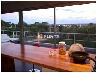 https://www.gallito.com.uy/casa-en-altos-de-punta-piedra-con-vista-al-mar-inmuebles-27609991
