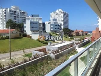 https://web5.gallito.com.uy/apartamento-en-alquiler-brava-inmuebles-27610229