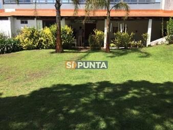 https://www.gallito.com.uy/casa-en-playa-brava-inmuebles-27610252