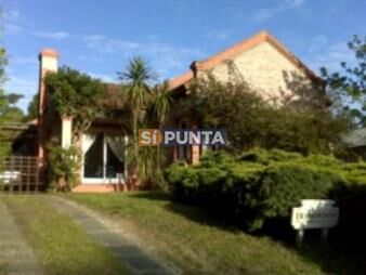 https://web5.gallito.com.uy/muy-linda-casa-en-pinares-inmuebles-27610445
