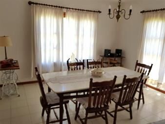 https://web5.gallito.com.uy/excelente-propiedad-de-construccion-tradicional-inmuebles-27307332