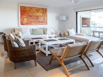 https://web5.gallito.com.uy/apartamento-de-3-dormitorios-en-rincon-del-indio-inmuebles-27478956