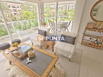 https://web5.gallito.com.uy/apartamento-en-alquiler-2-dormitorios-en-playa-mansa-inmuebles-27615568