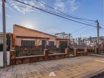 https://web5.gallito.com.uy/venta-casa-3-dormitorios-peñarol-garaje-terreno-inmuebles-27602783