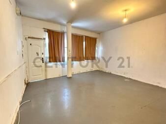 https://www.gallito.com.uy/malvin-sur-casa-o-local-al-frente-con-patio-exclusivo-1-inmuebles-27615870