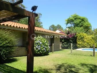 https://web5.gallito.com.uy/chalet-en-zona-pinares-de-punta-del-este-inmuebles-24688866
