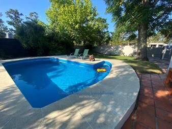 https://www.gallito.com.uy/casa-venta-3-dormitorios-y-2-aptos-jacuzzi-piscina-inmuebles-23304900
