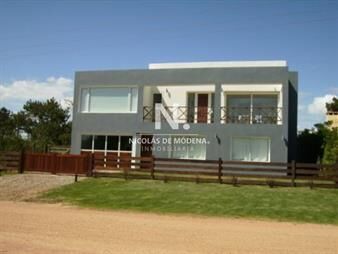 https://web5.gallito.com.uy/vende-casa-en-tio-tom-punta-ballena-inmuebles-27619827