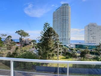 https://web5.gallito.com.uy/apartamento-en-venta-de-3-dormitorios-en-playa-inmuebles-27074539