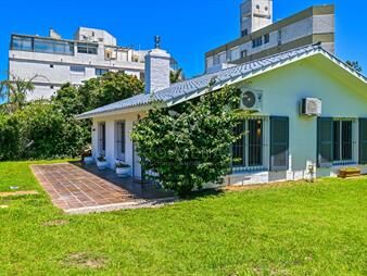 https://web5.gallito.com.uy/casa-en-venta-mansa-punta-del-este-3-inmuebles-26682880