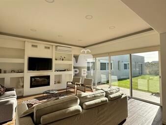 https://web5.gallito.com.uy/alquiler-temporario-de-casa-3-dormitorios-en-punta-ballena-inmuebles-27553041