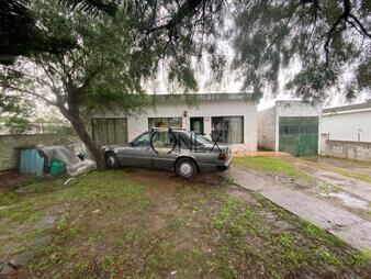 https://www.gallito.com.uy/venta-de-casa-mas-apartamentos-en-barrio-malaga-inmuebles-27625790