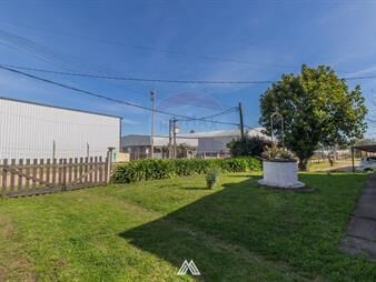 https://web5.gallito.com.uy/venta-3-dormitorios-gje-terreno-1472m²-melilla-inmuebles-27195274