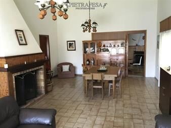https://web5.gallito.com.uy/casa-en-venta-con-renta-4-dormitorios-2-baã±os-y-inmuebles-18730605