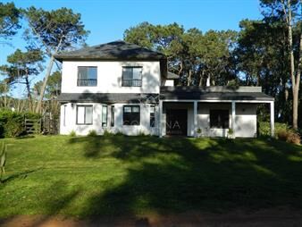 https://web5.gallito.com.uy/casa-punta-del-este-barrio-privado-5-inmuebles-24441349