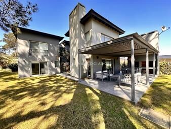 https://www.gallito.com.uy/casa-en-venta-de-5-dormitorios-en-pinar-del-faro-inmuebles-25347492