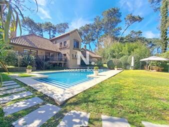 https://www.gallito.com.uy/amplia-casa-con-piscina-en-san-rafael-punta-inmuebles-27356681
