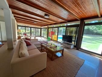https://web5.gallito.com.uy/espaciosa-casa-en-barrio-privado-de-6-dorm-y-en-inmuebles-25434184