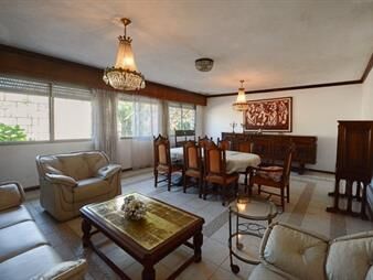 https://web5.gallito.com.uy/venta-casa-4-dormitorios-y-galpon-en-maroñas-inmuebles-27347429