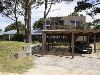 https://web5.gallito.com.uy/casa-de-4-dormitorios-en-venta-en-pinar-del-faro-inmuebles-23060709