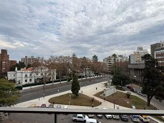 https://www.gallito.com.uy/casatroja-alquiler-elegante-apartamento-pocitos-inmuebles-27632363