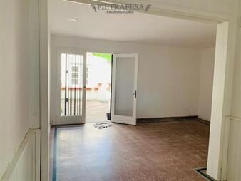 https://web5.gallito.com.uy/casa-reciclada-a-3-cuadras-de-agraciada-2-1-al-inmuebles-27632463