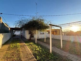 https://web5.gallito.com.uy/venta-2-casas-de-2-dormitorios-en-paso-de-la-arena-inmuebles-27490519