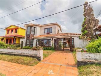 https://www.gallito.com.uy/venta-de-casa-4-dormitorios-con-renta-en-atlantida-inmuebles-26463661