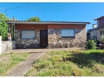 https://www.gallito.com.uy/venta-de-casa-con-terreno-2-dormitorios-en-pando-inmuebles-26912909