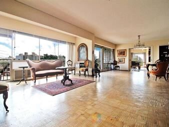 https://web5.gallito.com.uy/venta-apartamento-3-dormitorios-y-servicio-pocitos-inmuebles-27632451