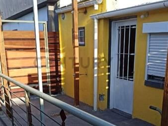 https://web5.gallito.com.uy/alquiler-apartamento-tipo-casa-1-dormitorio-la-teja-con-p-inmuebles-27625278