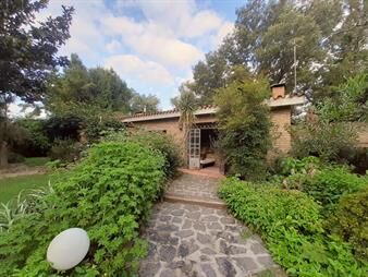 https://www.gallito.com.uy/venta-2-casas-en-solymar-con-amplio-terreno-inmuebles-27625090