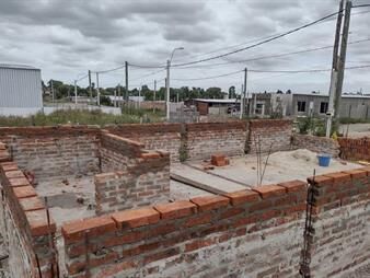 https://www.gallito.com.uy/venta-terreno-de-402-m²-con-construccion-en-pando-inmuebles-27037324