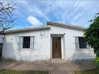 https://www.gallito.com.uy/venta-de-local-comercial-con-2-casas-en-pando-inmuebles-27311529
