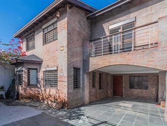 https://www.gallito.com.uy/venta-de-gran-casa-centrica-de-3-dormitorios-pando-inmuebles-27548496