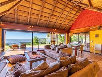 https://web5.gallito.com.uy/casa-4-dormitorios-en-laguna-del-sauce-punta-inmuebles-27639120