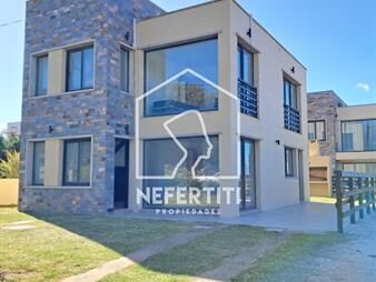 https://www.gallito.com.uy/casa-en-venta-3-dormitorios-a-100-metros-del-inmuebles-27128850