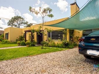 https://web5.gallito.com.uy/en-venta-casa-4-dormitorios-con-piscina-rincon-inmuebles-27382541